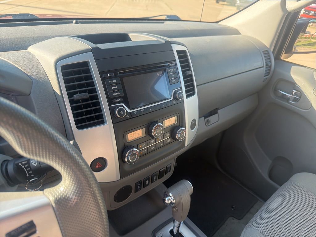 Used 2015 Nissan Frontier SV w/ SV Value Truck Package image 9