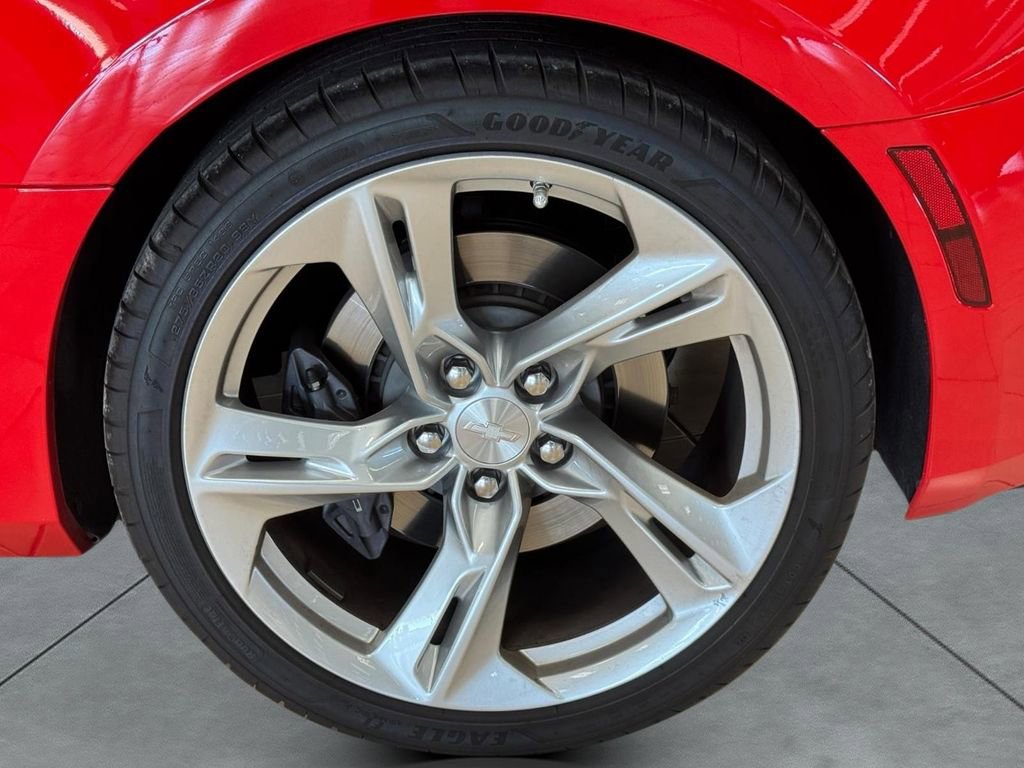 Used 2022 Chevrolet Camaro SS RWD image 4