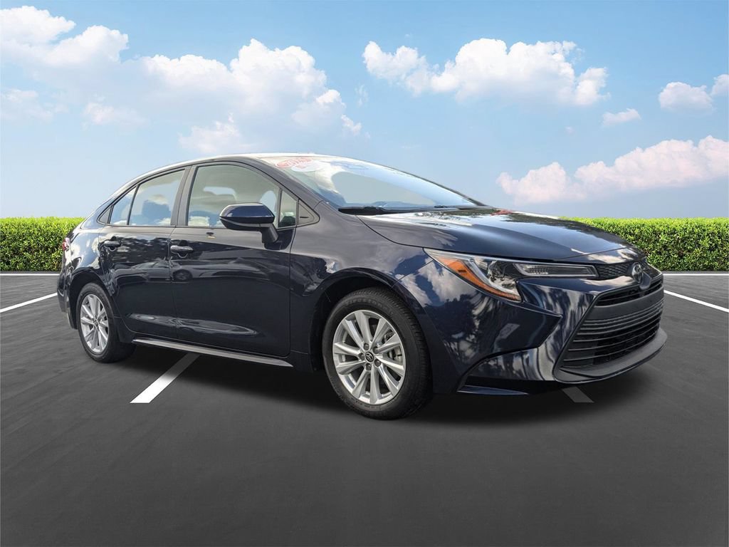 Used 2025 Toyota Corolla LE w/ LE Premium Package FWD image 2