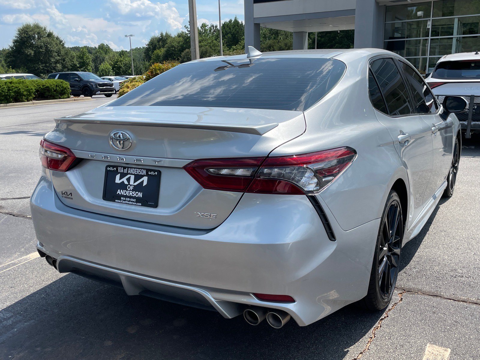 Used 2023 Toyota Camry XSE FWD image 3