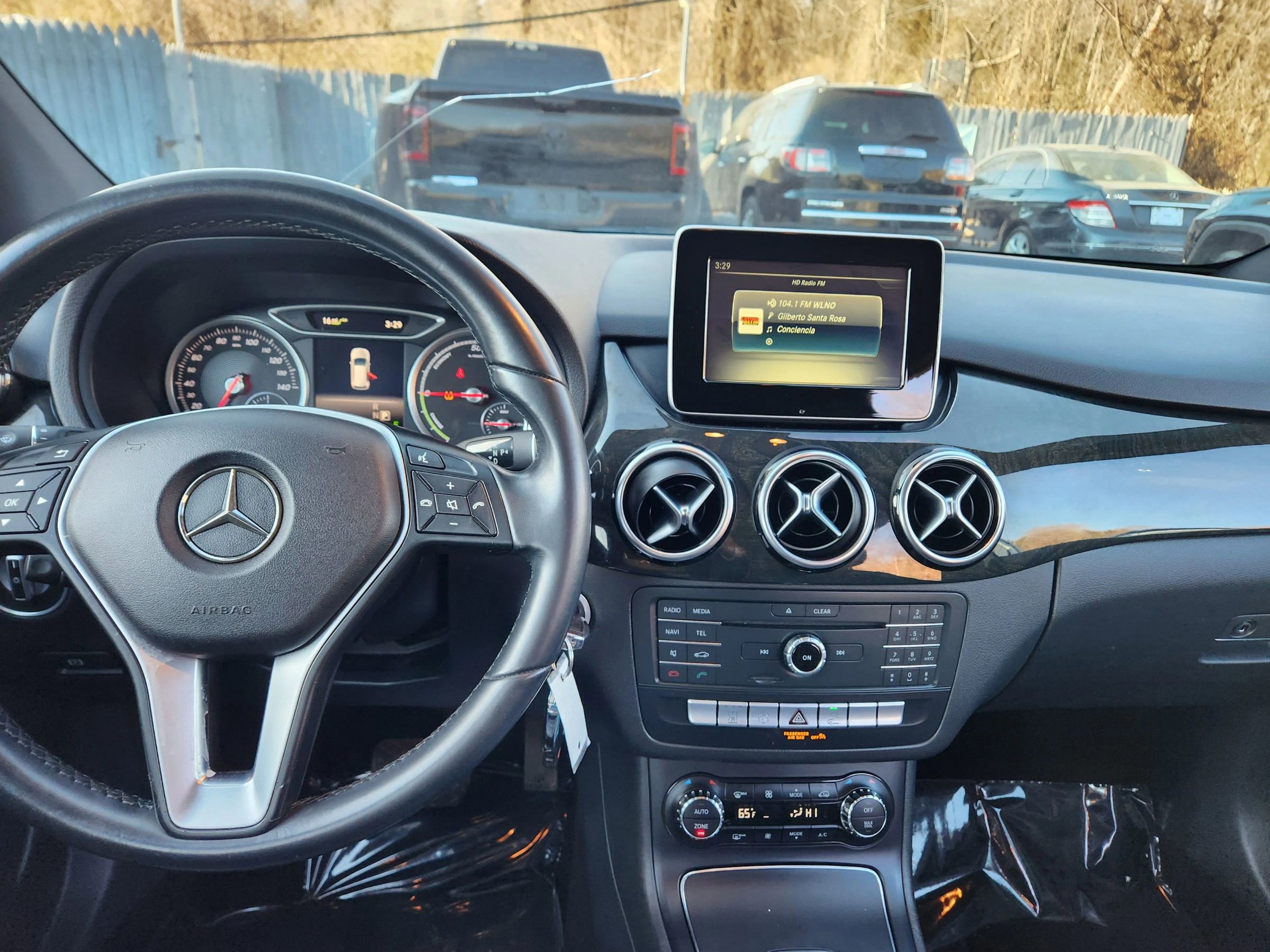 Used 2017 Mercedes-Benz B 250e image 31