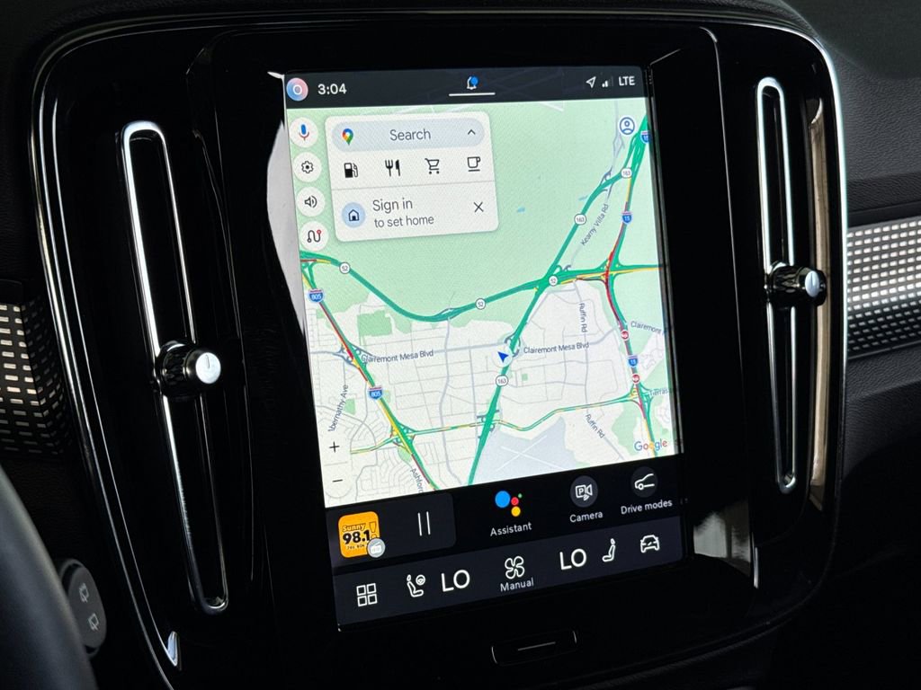 Certified 2025 Volvo XC40 B5 Plus image 18
