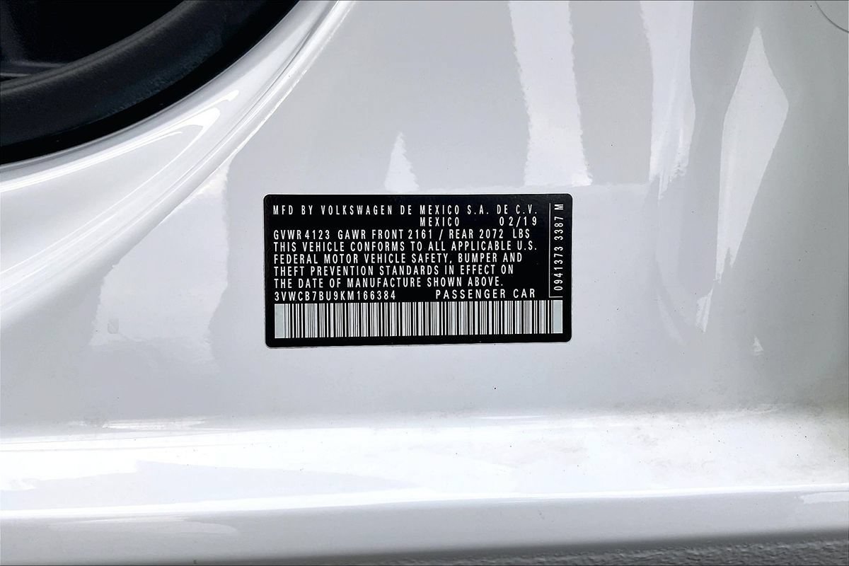 Used 2019 Volkswagen Jetta R-Line w/ R-Line Cold Weather Package FWD image 33