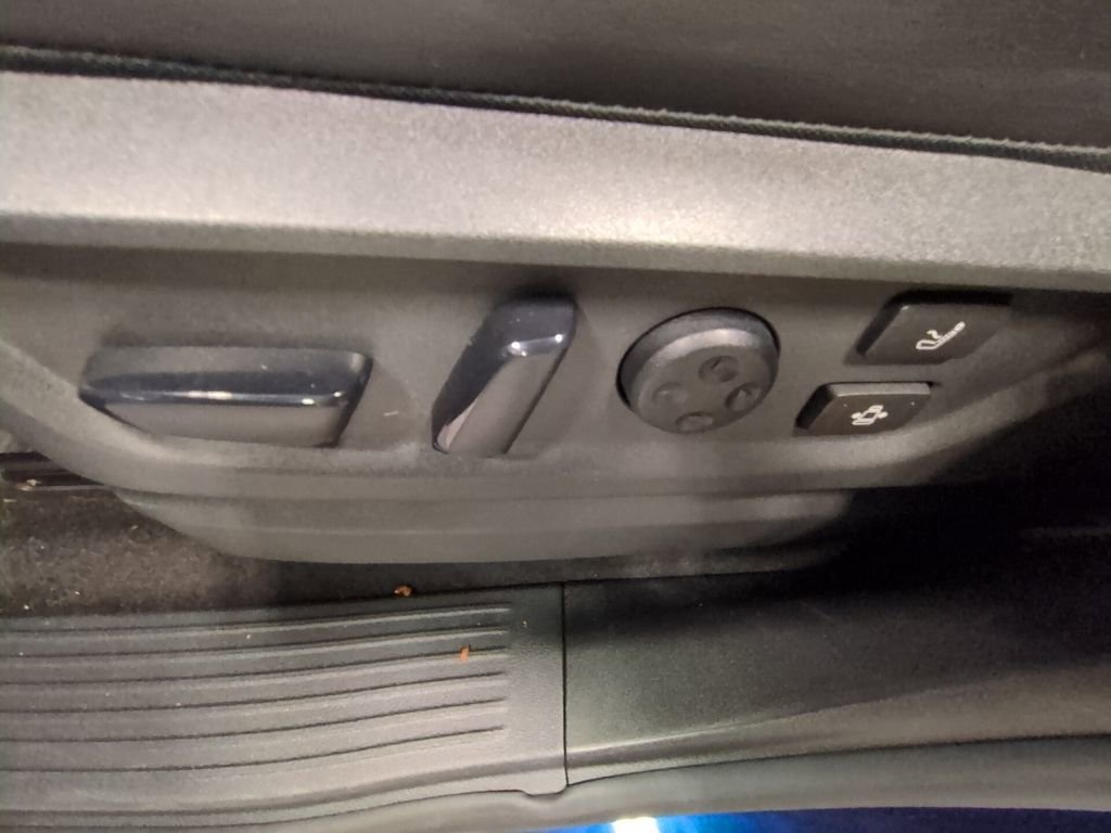 Used 2025 INFINITI QX80 Sensory image 10