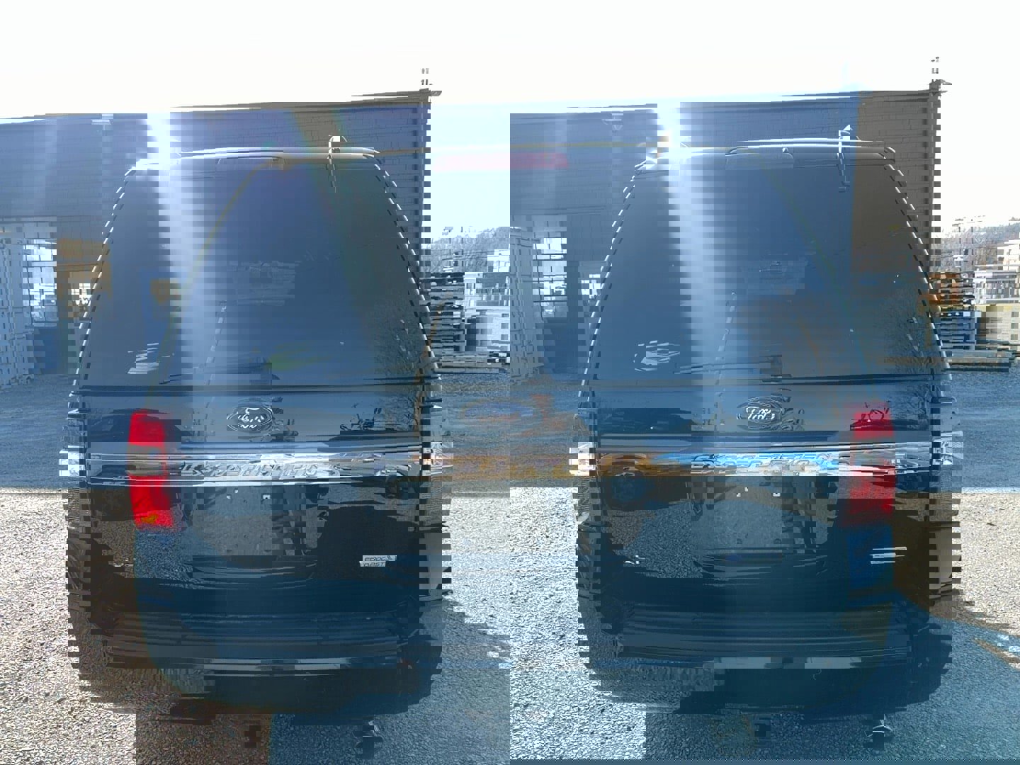 Used 2017 Ford Expedition EL XLT image 4