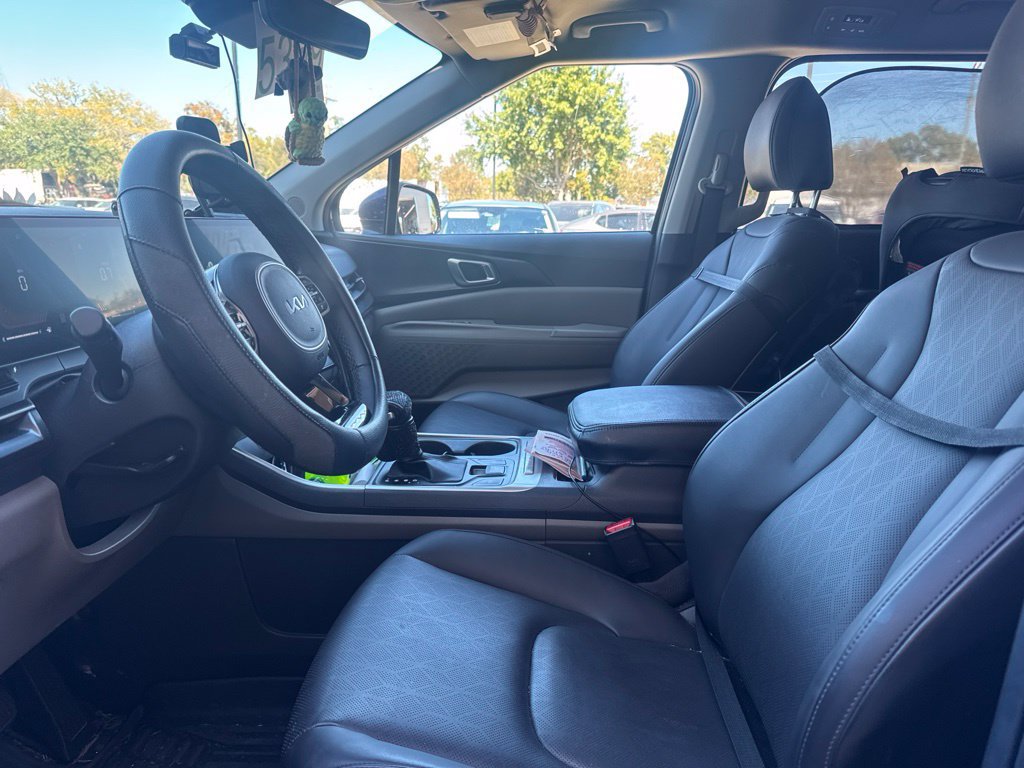 Used 2026 Kia Carnival FWD image 11