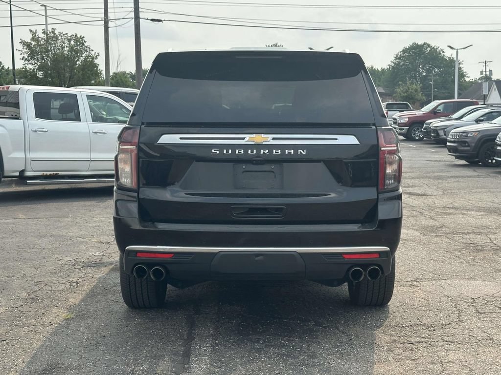 Used 2023 Chevrolet Suburban High Country w/ Premium Package 2 AWD/4WD image 5