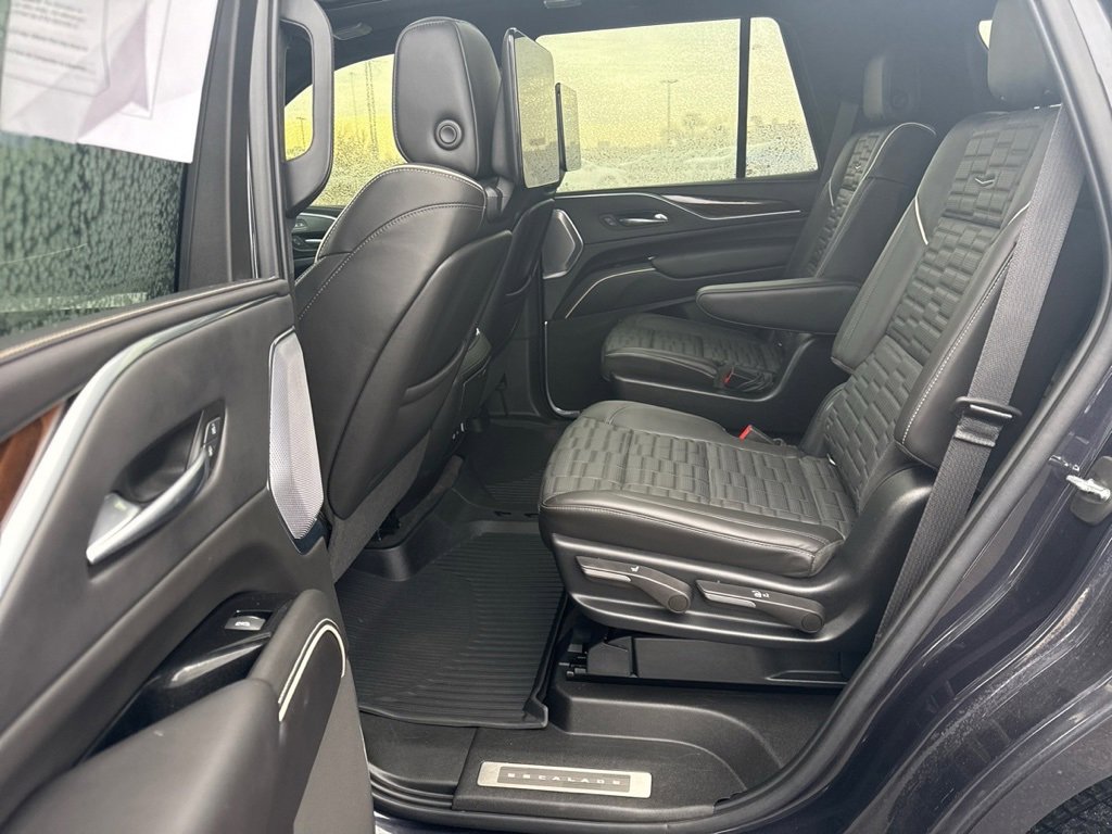 Certified 2022 Cadillac Escalade Premium Luxury Platinum image 8