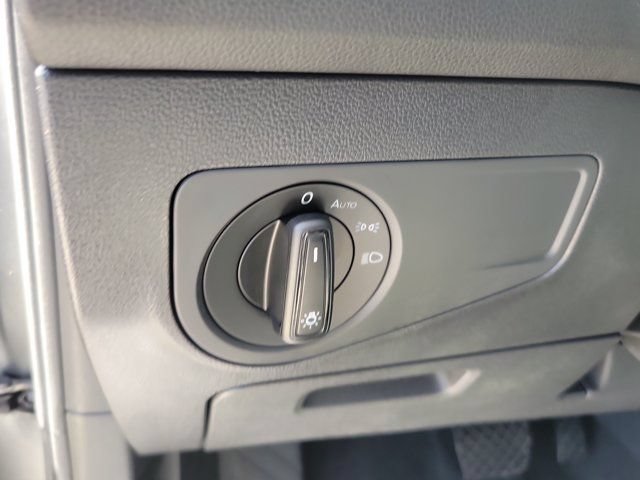 Used 2019 Volkswagen Tiguan S w/ Driver Assistance Package FWD image 17