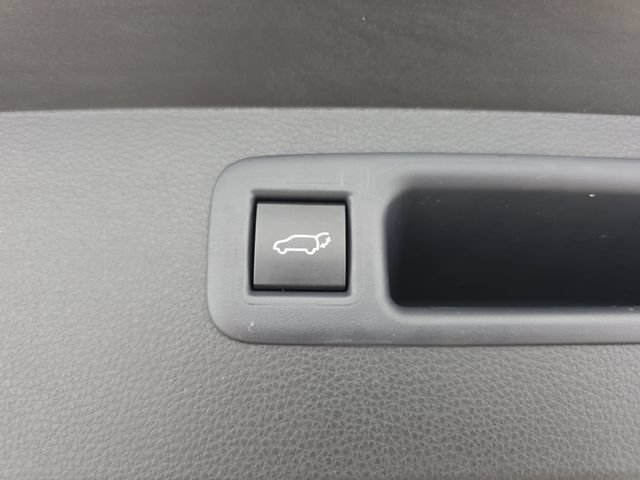 Certified 2025 Toyota Highlander Limited AWD/4WD image 33