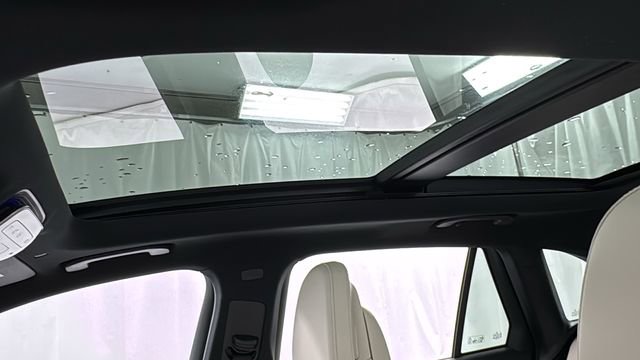 Used 2024 Mercedes-Benz GLC 300 4MATIC image 37