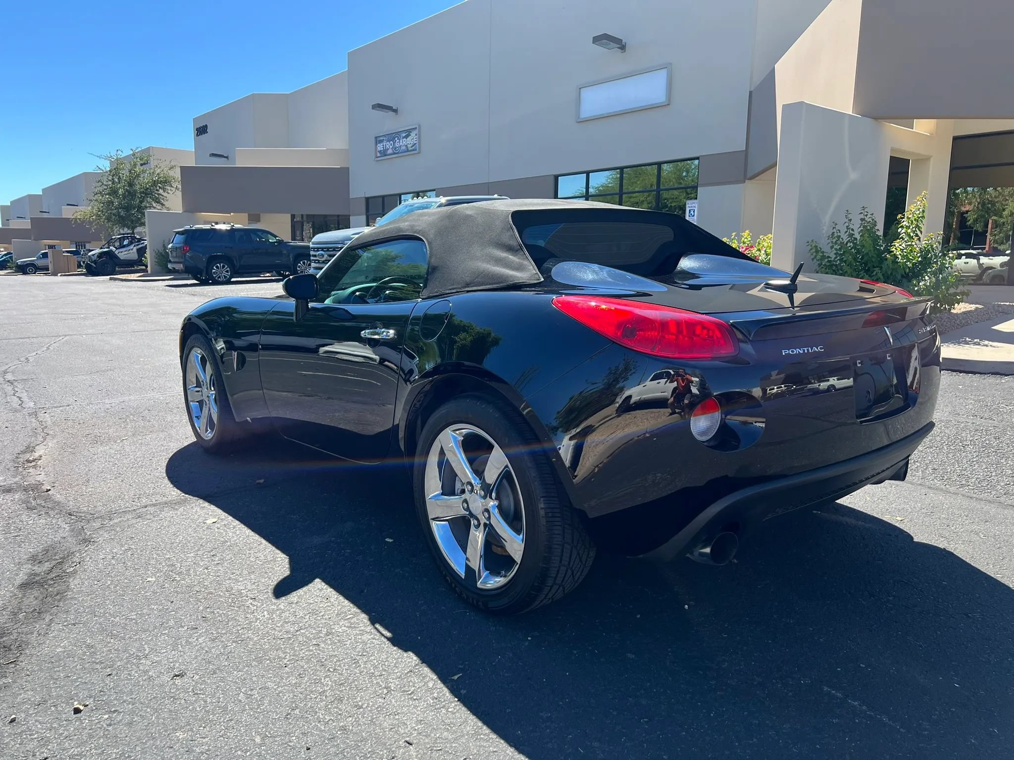 Used 2009 Pontiac Solstice GXP w/ Premium Package RWD image 3
