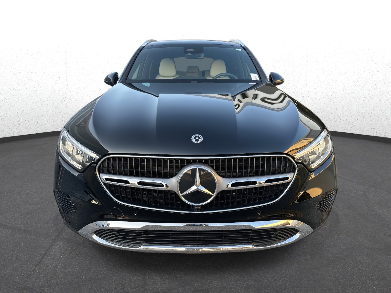 Used 2024 Mercedes-Benz GLC 300 4MATIC image 8