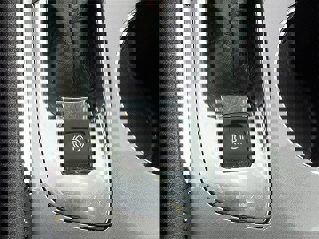 Used 2023 Chevrolet Malibu LT image 21