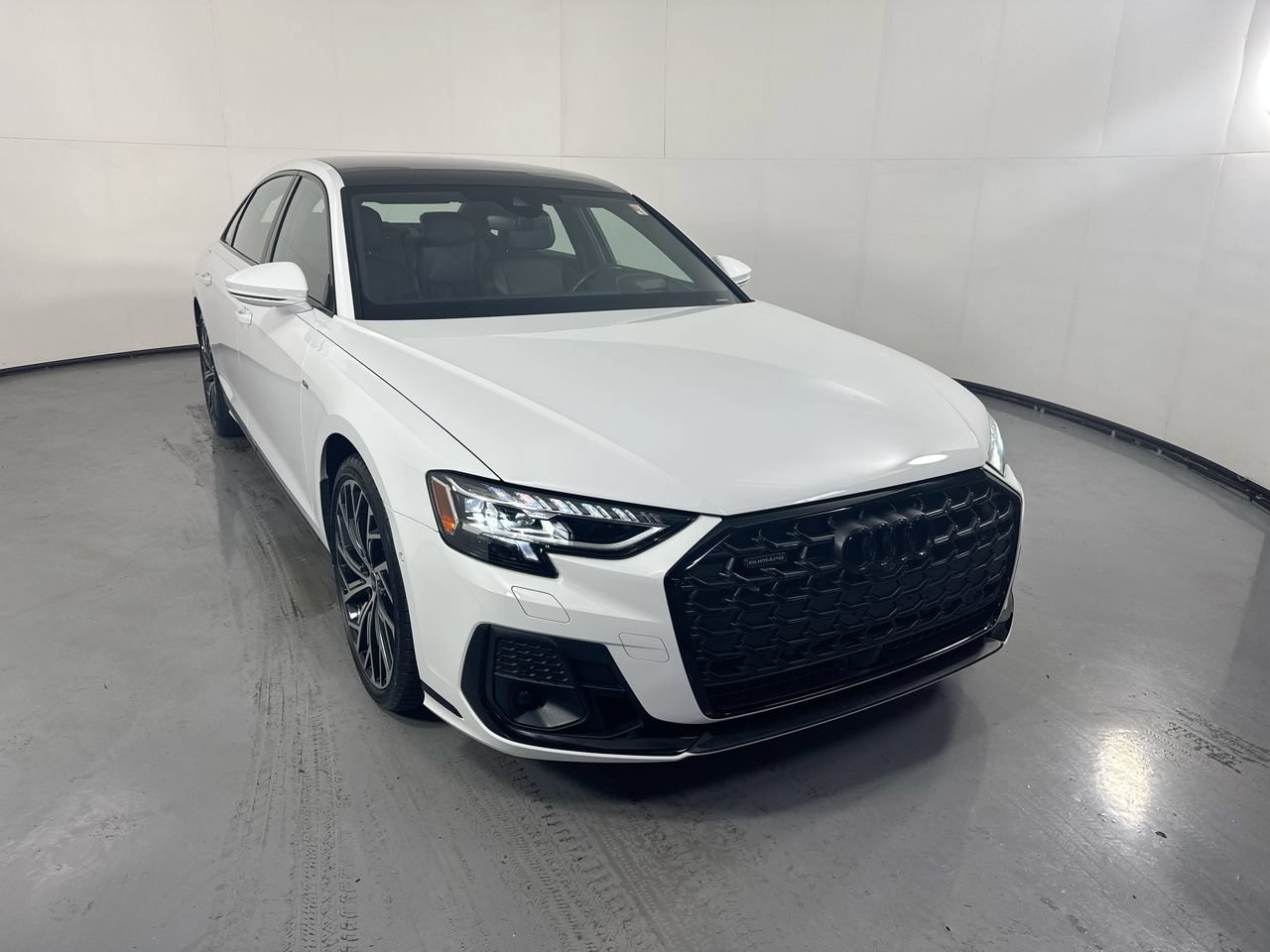 Used 2023 Audi A8 L 3.0T w/ Comfort Plus Package AWD/4WD image 28