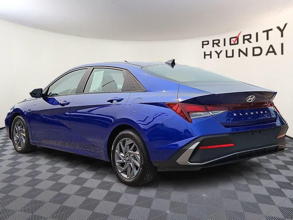 Used 2024 Hyundai Elantra SEL FWD image 6