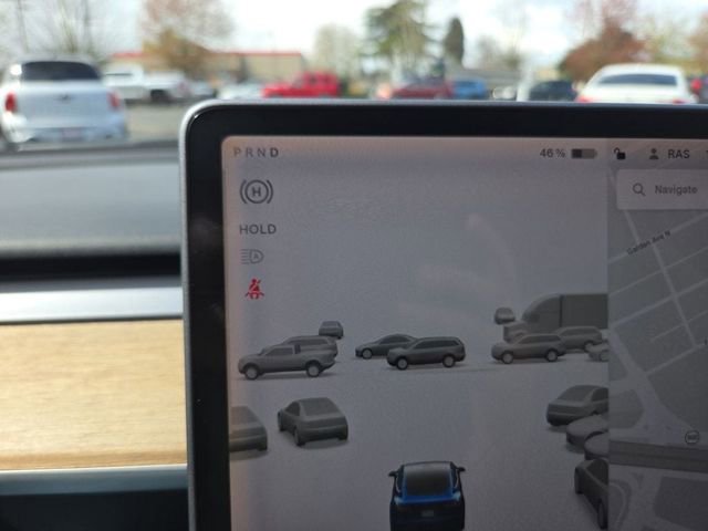 Used 2018 Tesla Model 3 Long Range RWD image 16