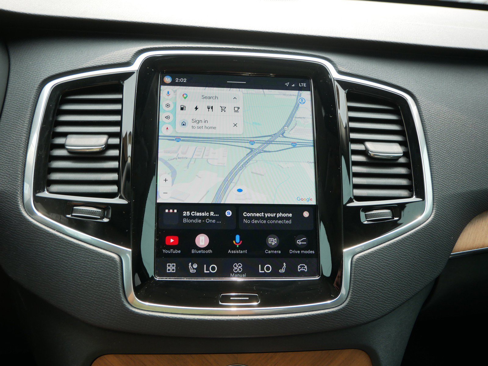Certified 2025 Volvo XC90 T8 Plus w/ Protection Package Premier AWD/4WD image 22