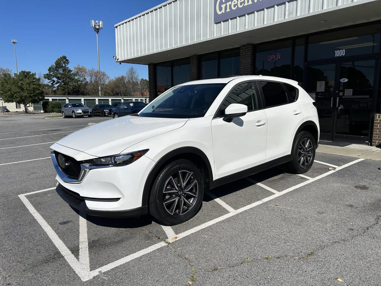 Used 2018 MAZDA CX-5 Touring w/ Preferred Equipment Package FWD image 1