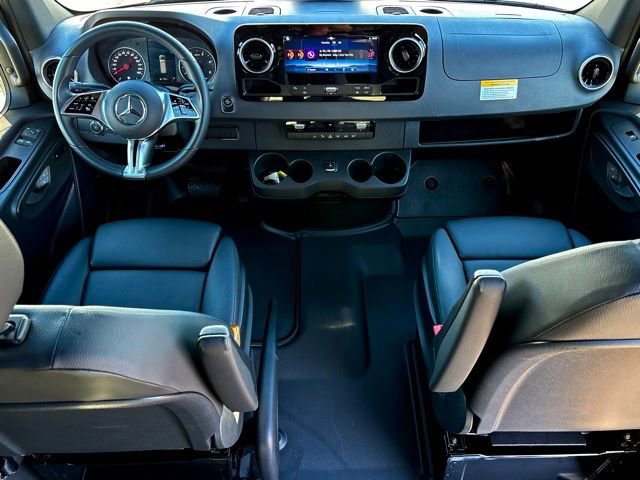 Used 2025 Mercedes-Benz Sprinter 3500 image 25