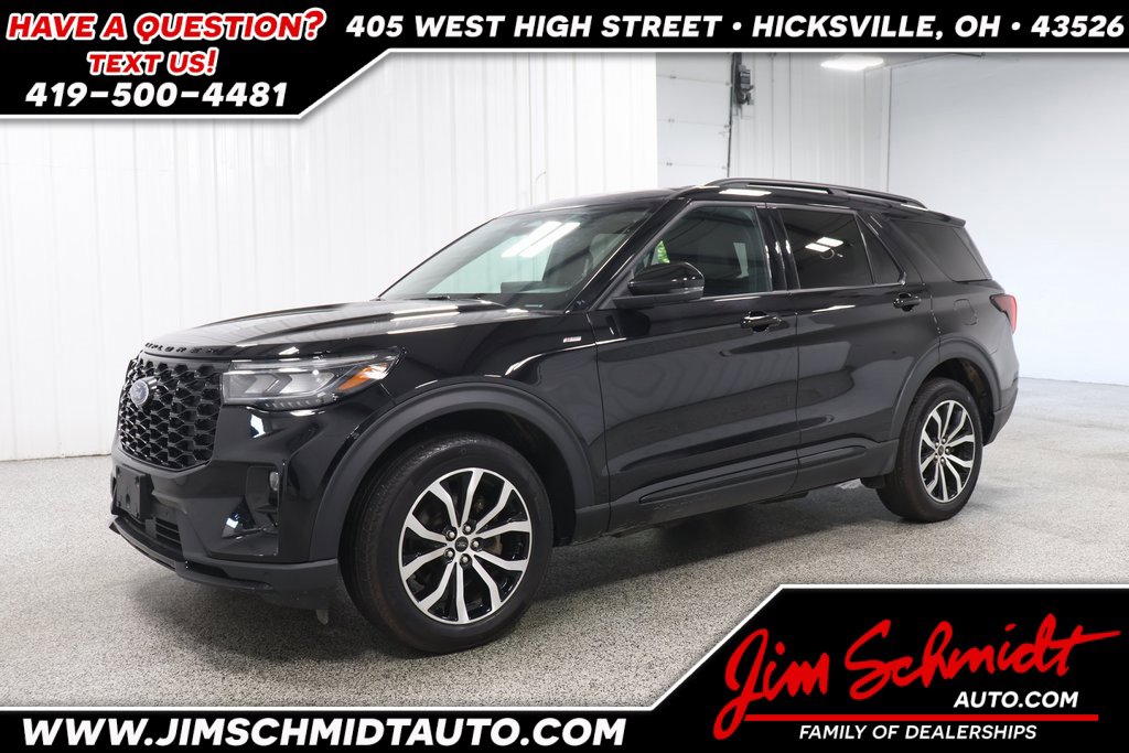 Used 2025 Ford Explorer ST-Line image 1