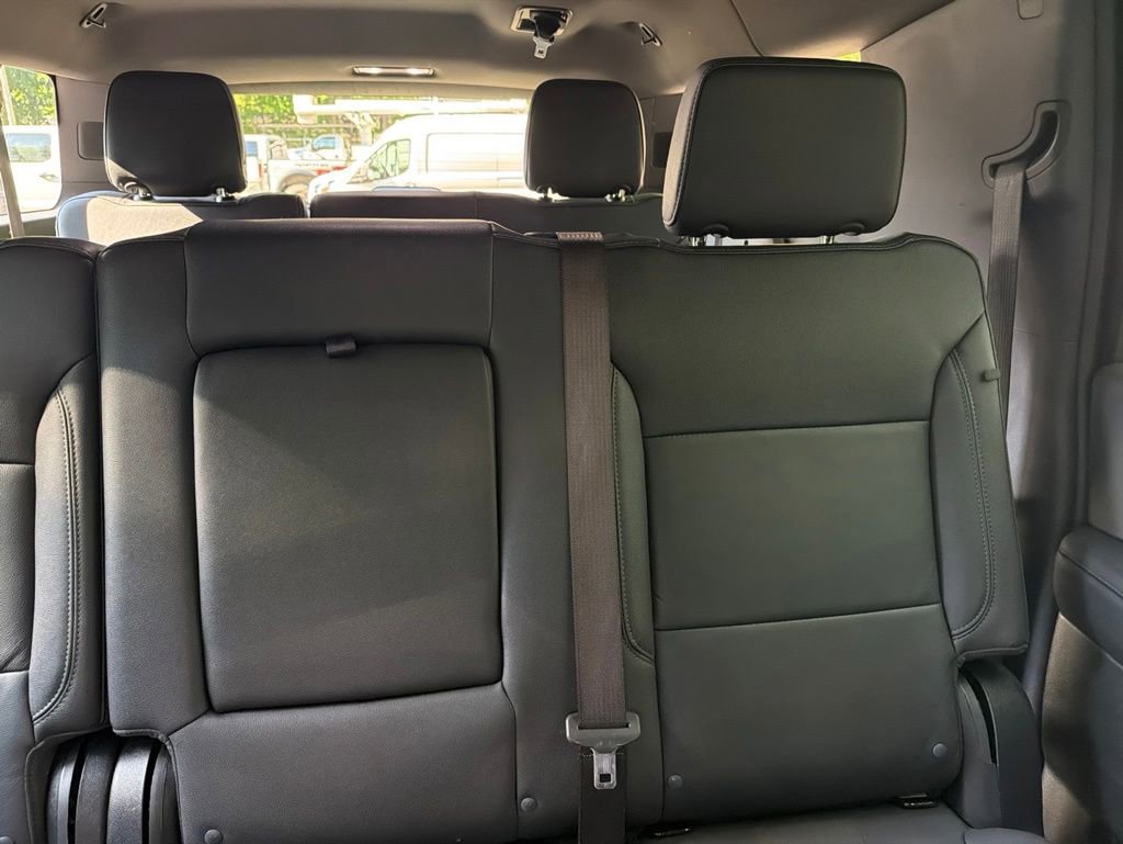 Used 2025 Chevrolet Suburban LT AWD/4WD image 15