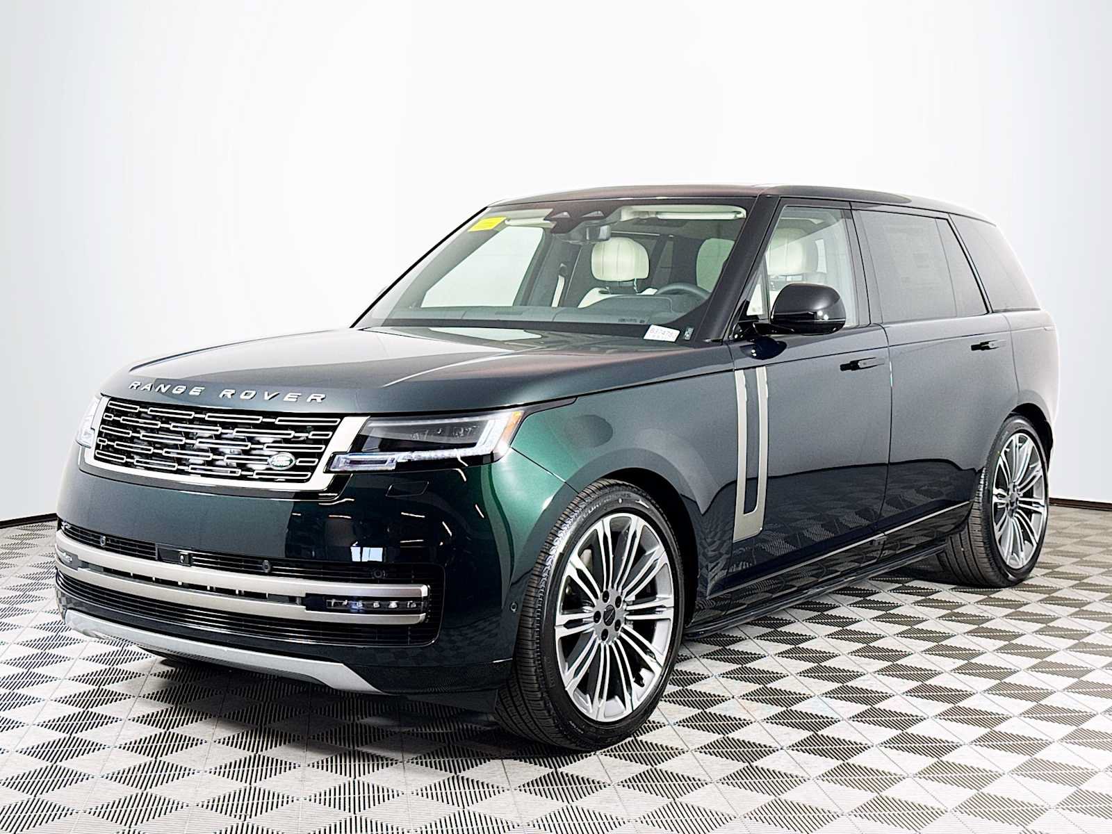 New 2026 Land Rover Range Rover Long Wheelbase SE AWD/4WD image 1