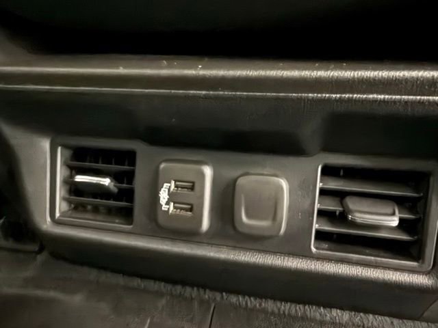 Used 2019 Chevrolet Silverado 1500 LT w/ Texas Edition image 13