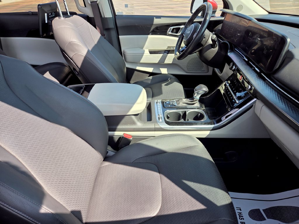 Used 2024 Kia Carnival SX Prestige FWD image 36