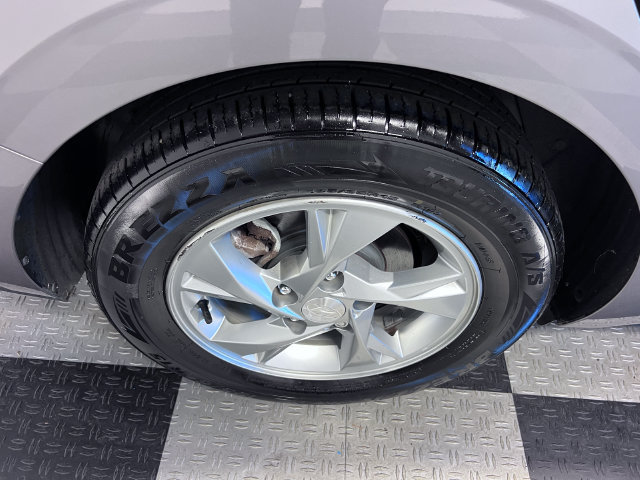 Used 2023 Hyundai Elantra SE FWD image 14