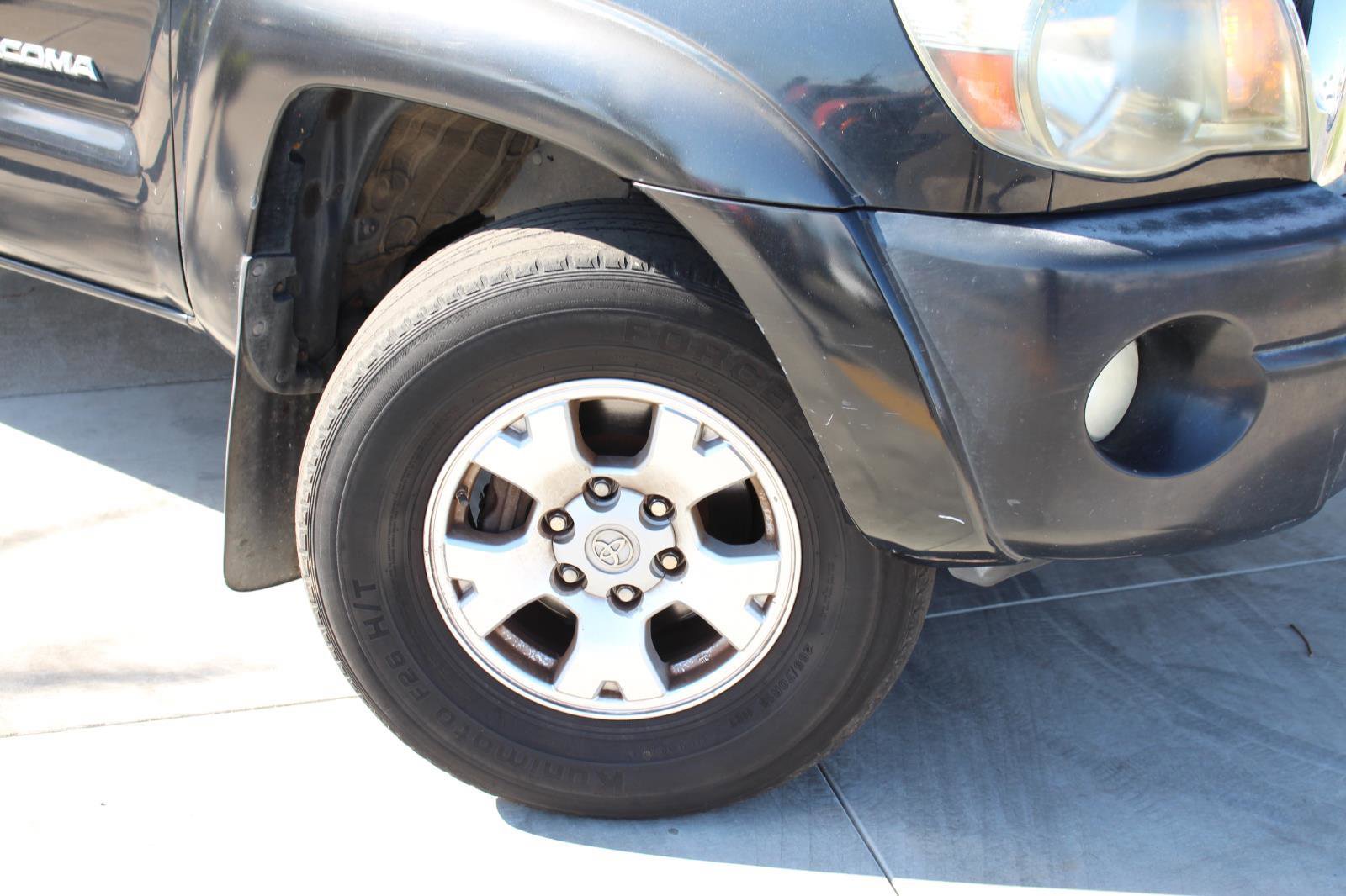 Used 2009 Toyota Tacoma PreRunner image 3