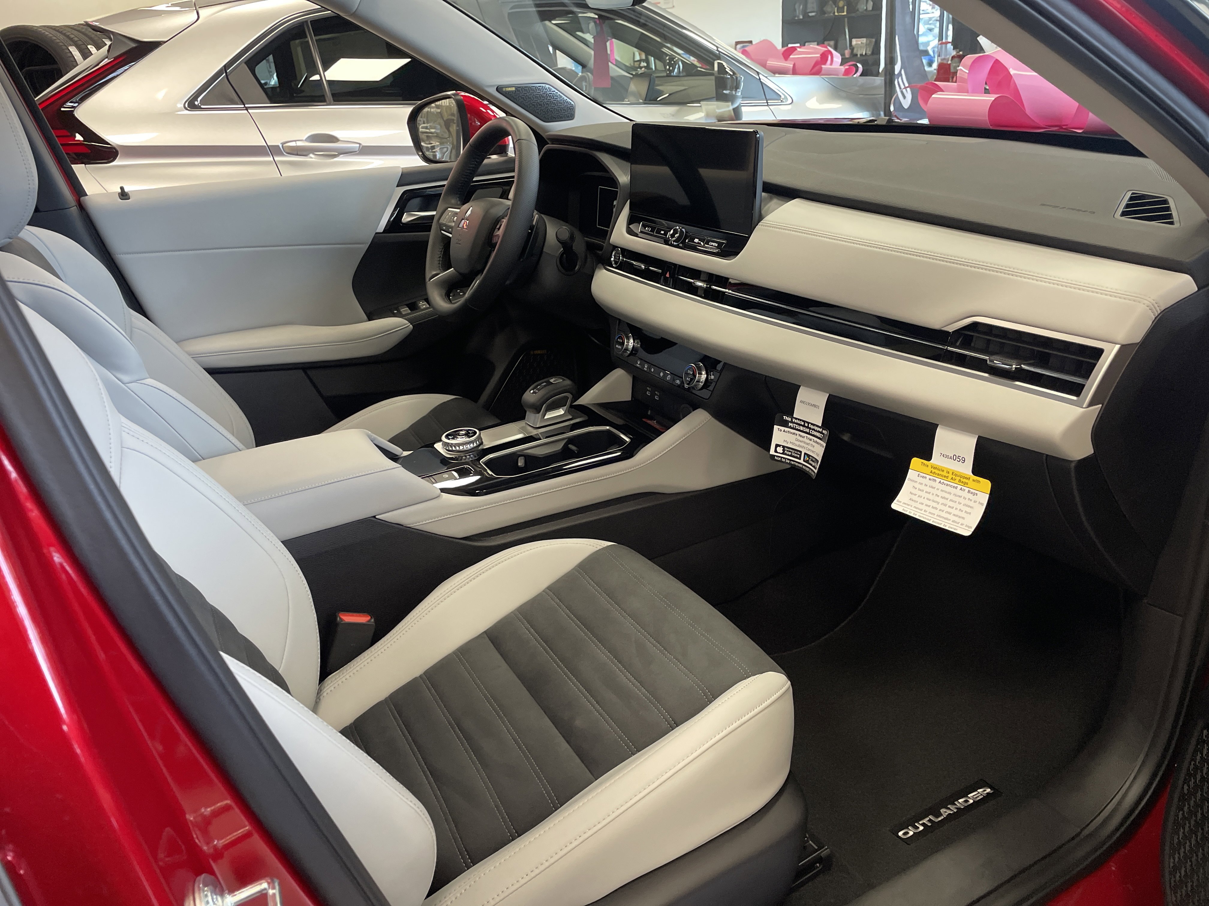 New 2025 Mitsubishi Outlander SE image 7