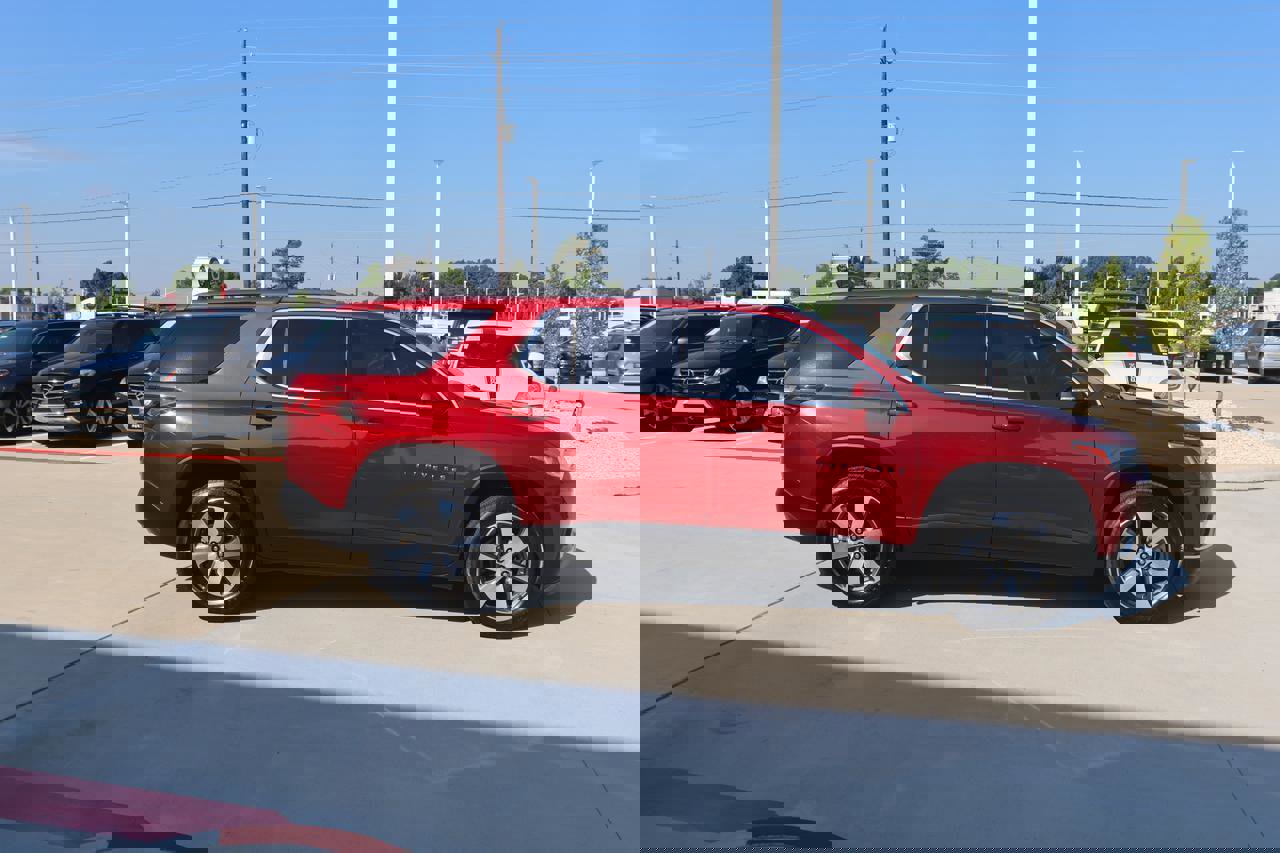 Used 2019 Chevrolet Traverse LT w/ LT Premium Package image 6