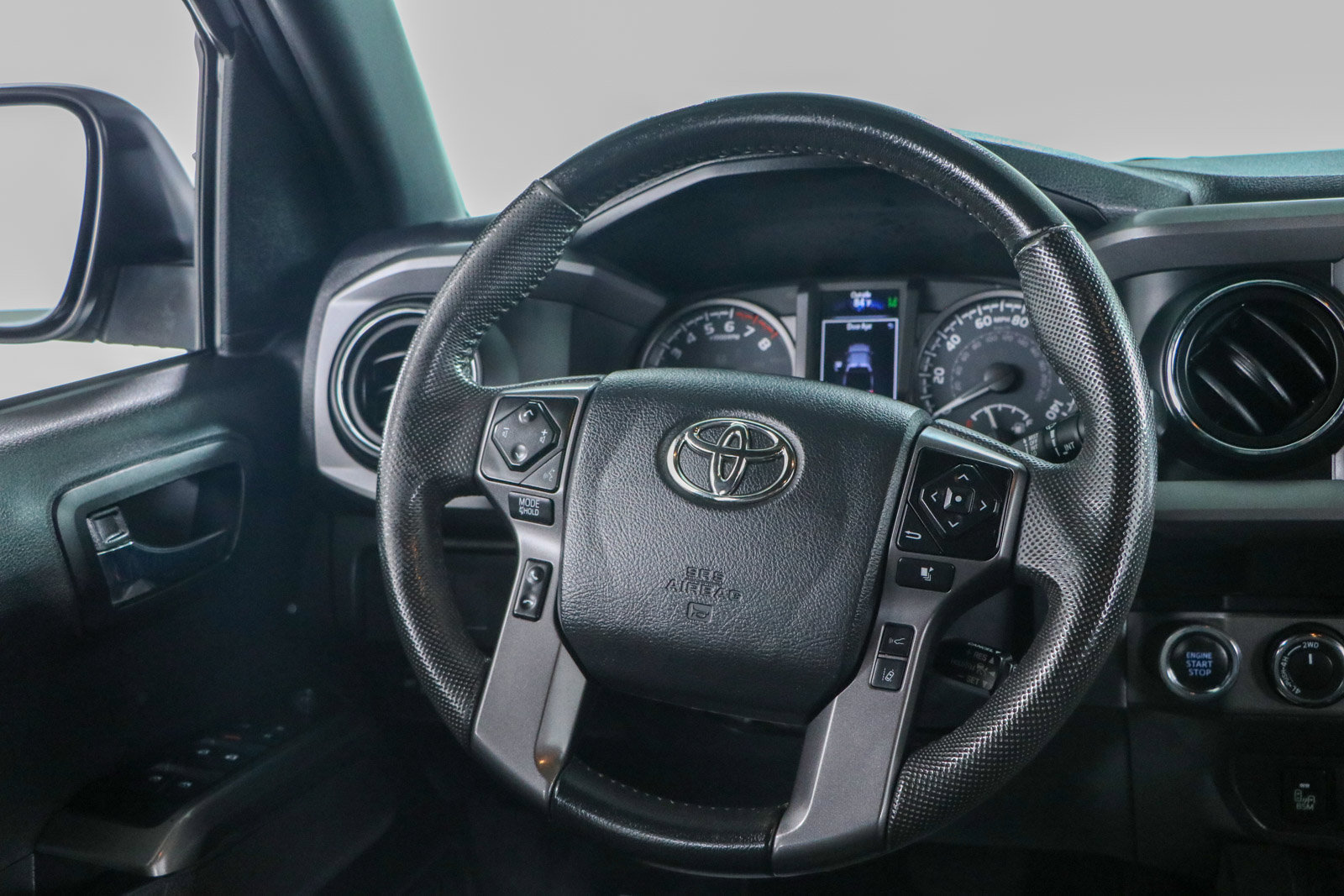 Used 2022 Toyota Tacoma TRD Sport w/ Technology Package AWD/4WD image 13