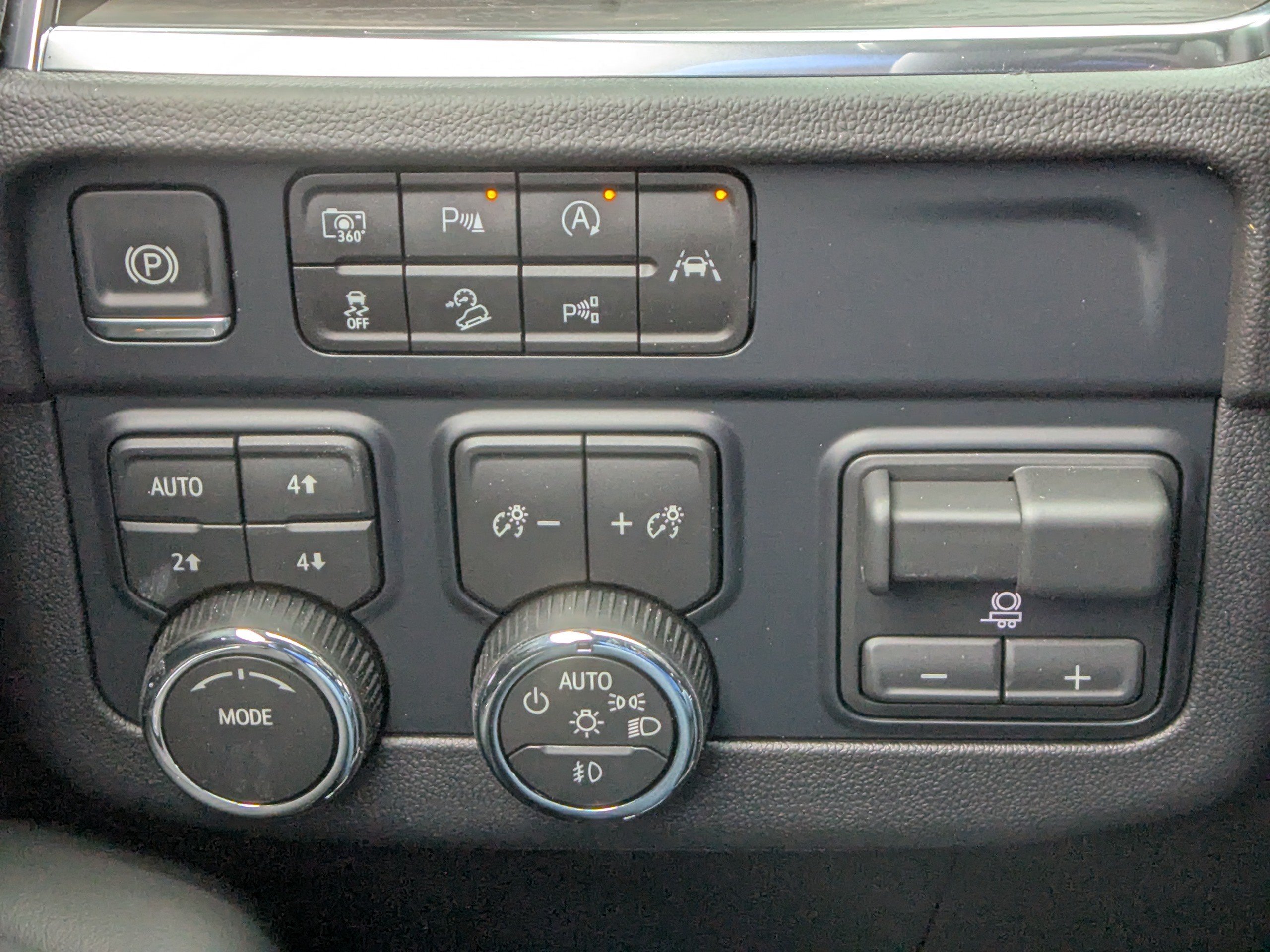 New 2026 Chevrolet Tahoe Premier AWD/4WD image 32