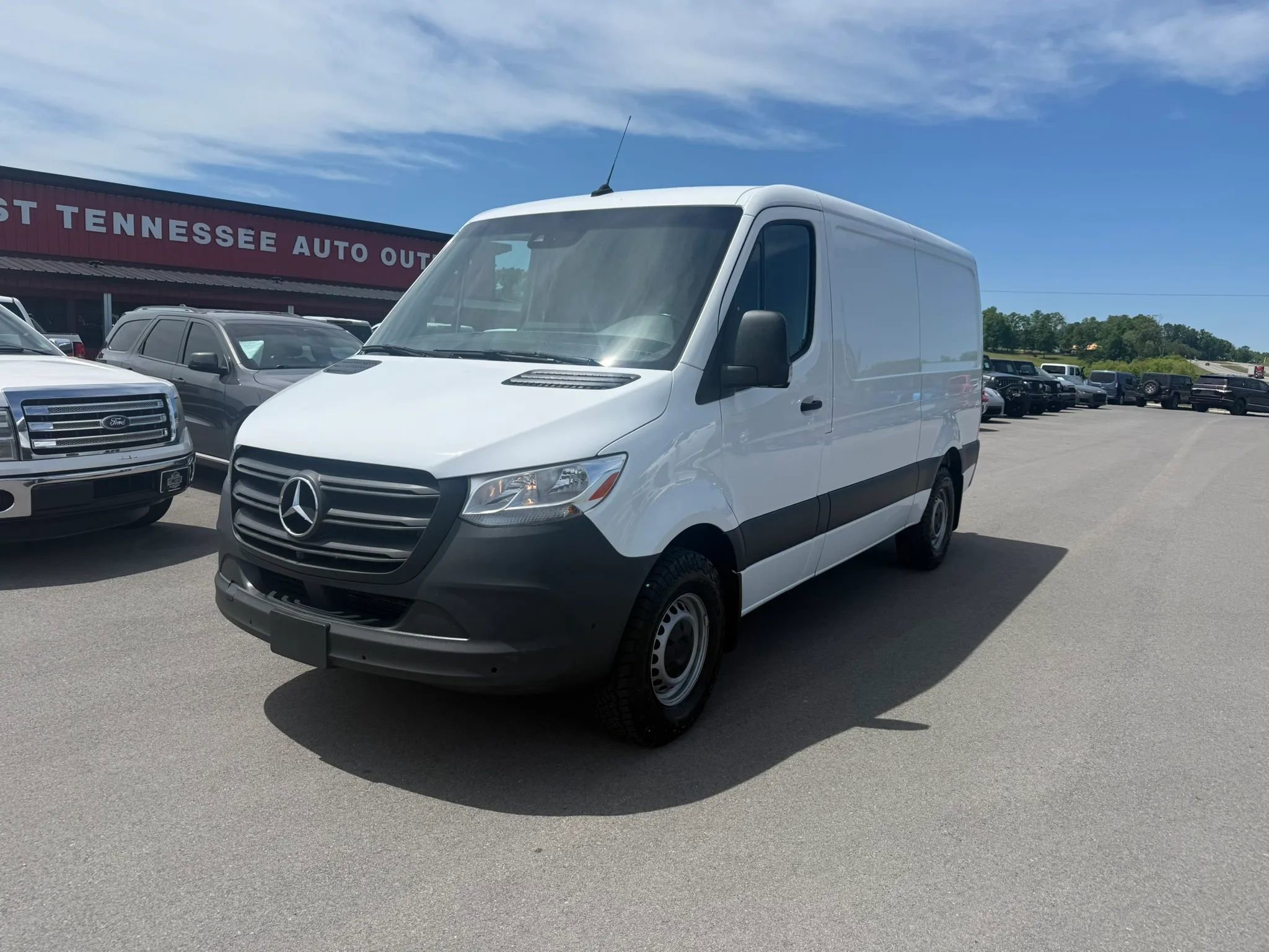 Used 2022 Mercedes-Benz Sprinter 1500 image 2