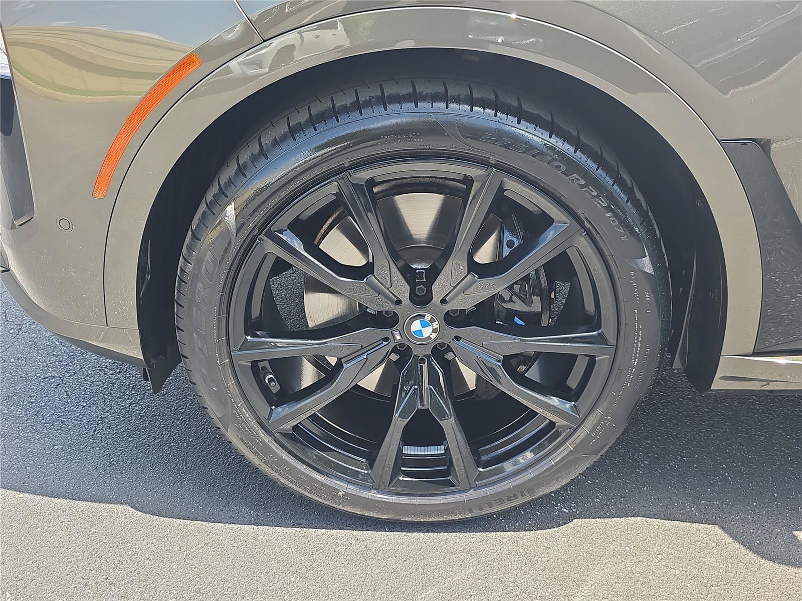 Certified 2024 BMW X7 xDrive40i w/ M Sport Package AWD/4WD image 9