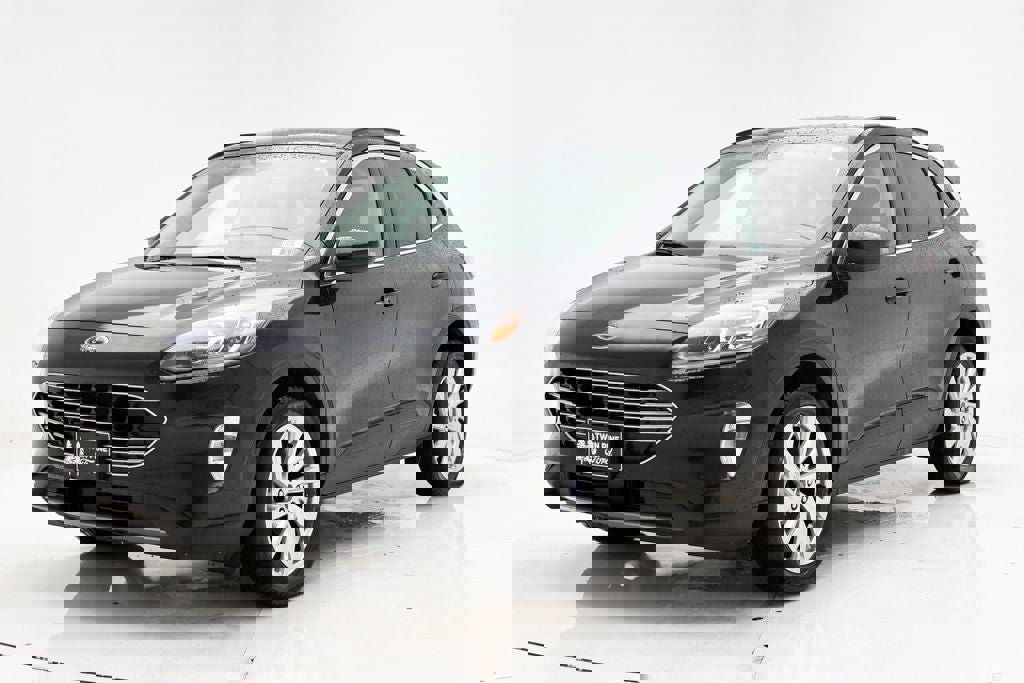 Used 2022 Ford Escape Titanium w/ Titanium Elite Package image 2