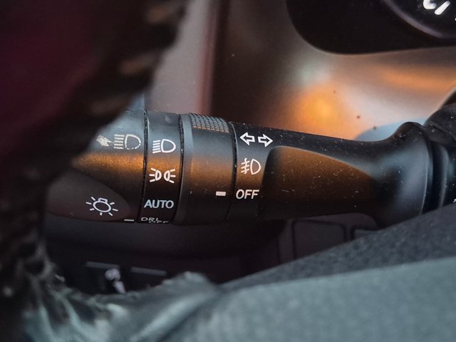 Used 2018 Toyota RAV4 XLE FWD image 14