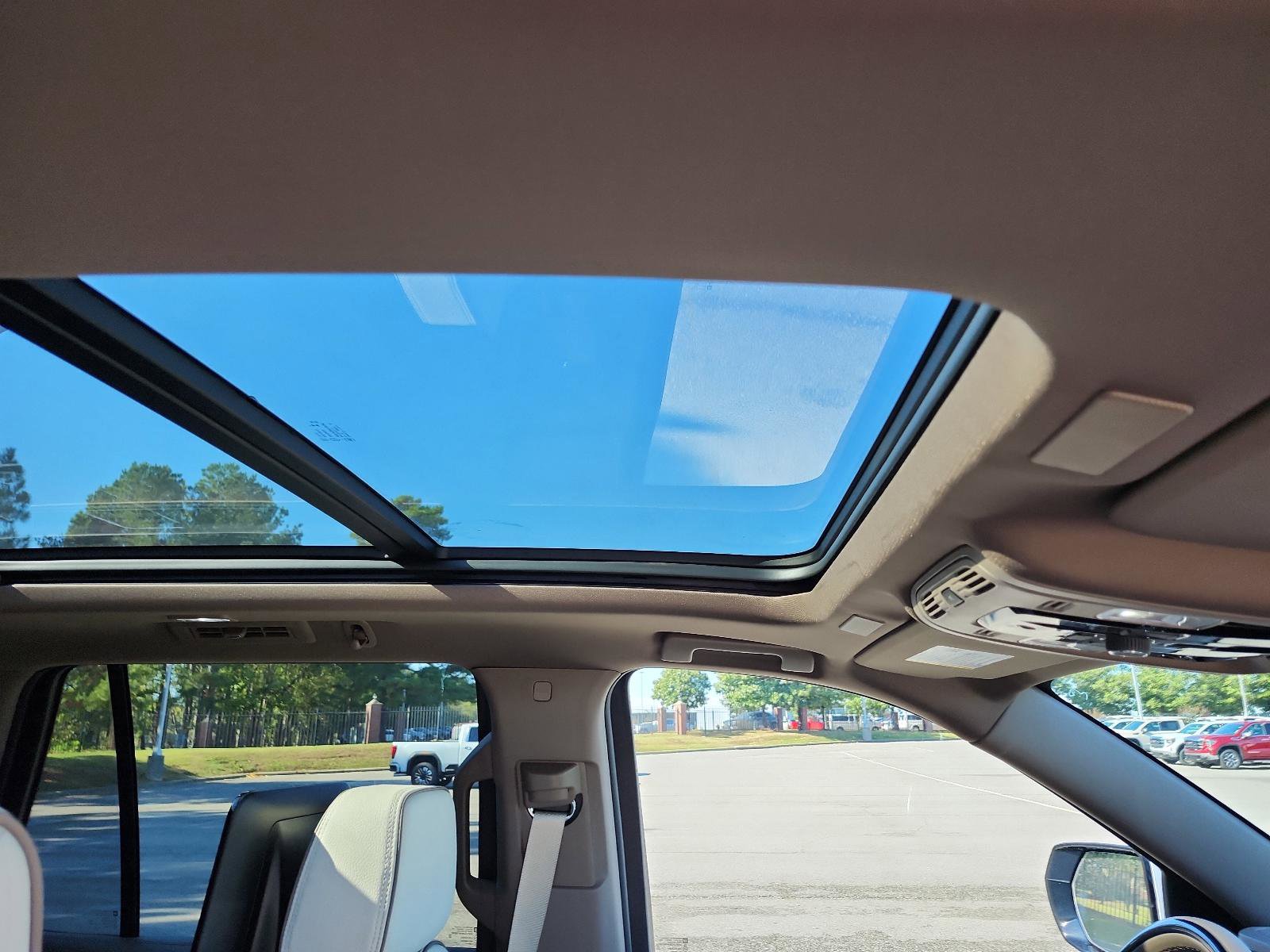 New 2026 GMC Yukon Denali image 7