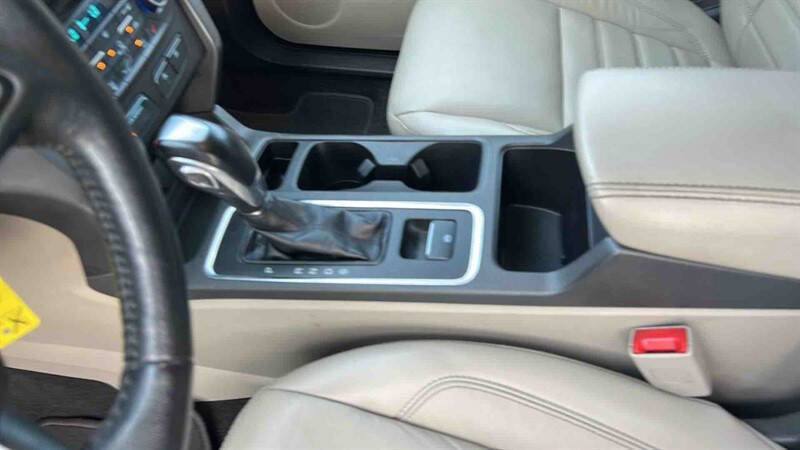 Used 2018 Ford Escape SEL image 19