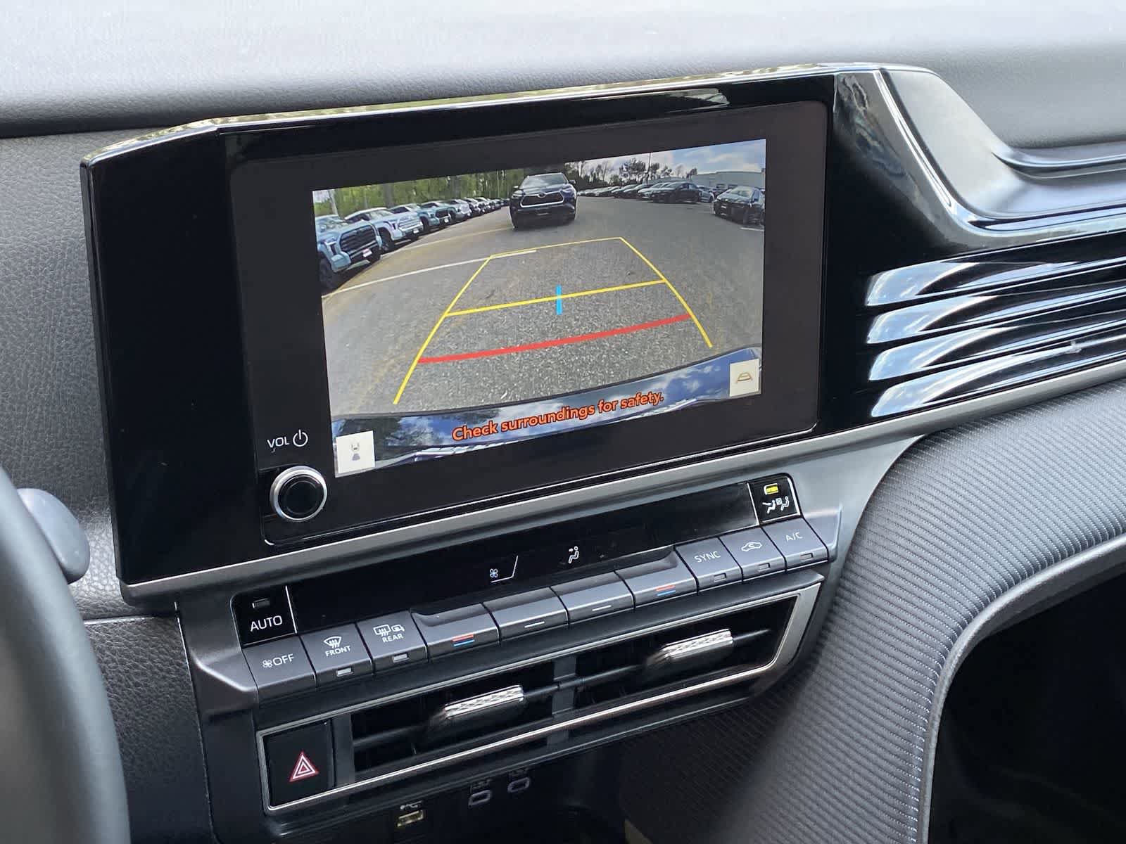 Used 2025 Toyota Camry SE FWD image 30