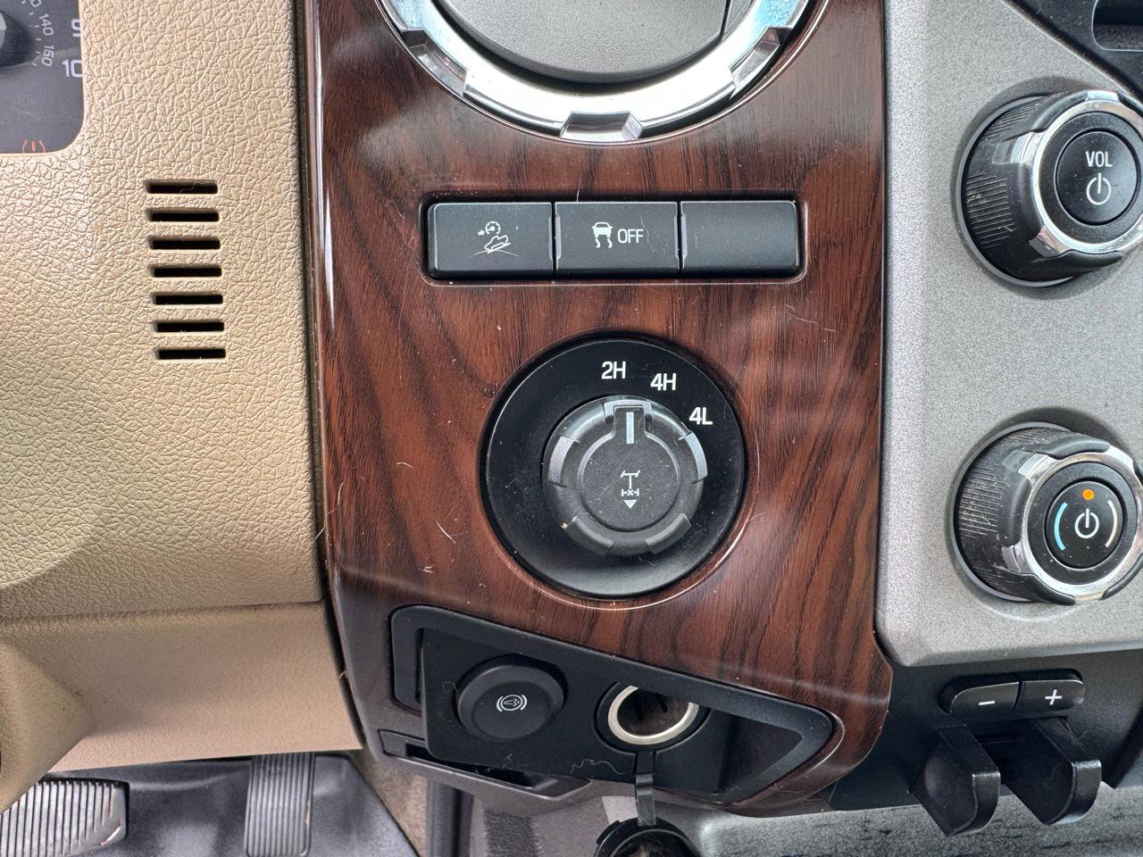 Used 2016 Ford F250 Lariat w/ Lariat Ultimate Package image 23