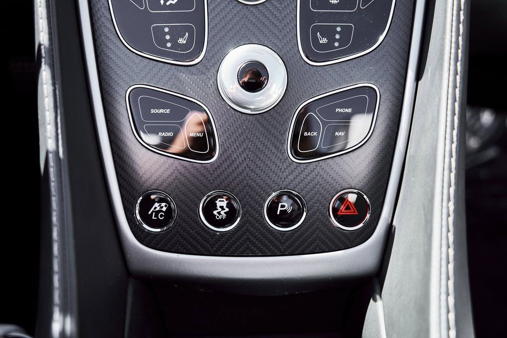 Used 2017 Aston Martin Vanquish S image 65