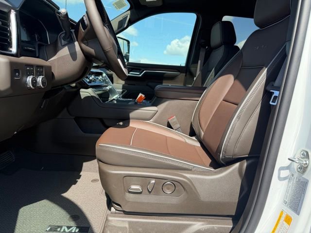 New 2026 GMC Sierra 2500 Denali w/ Denali Reserve Package AWD/4WD image 13