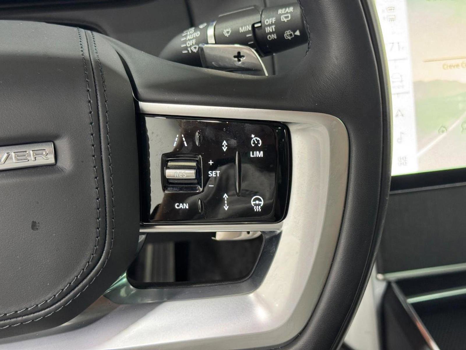 Used 2025 Land Rover Range Rover SE image 29