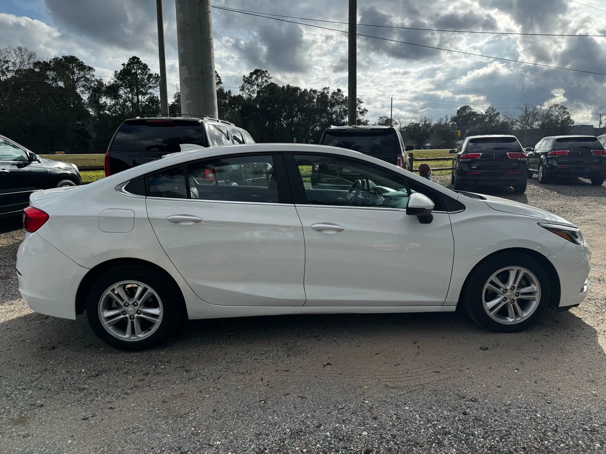Used 2016 Chevrolet Cruze LT image 9