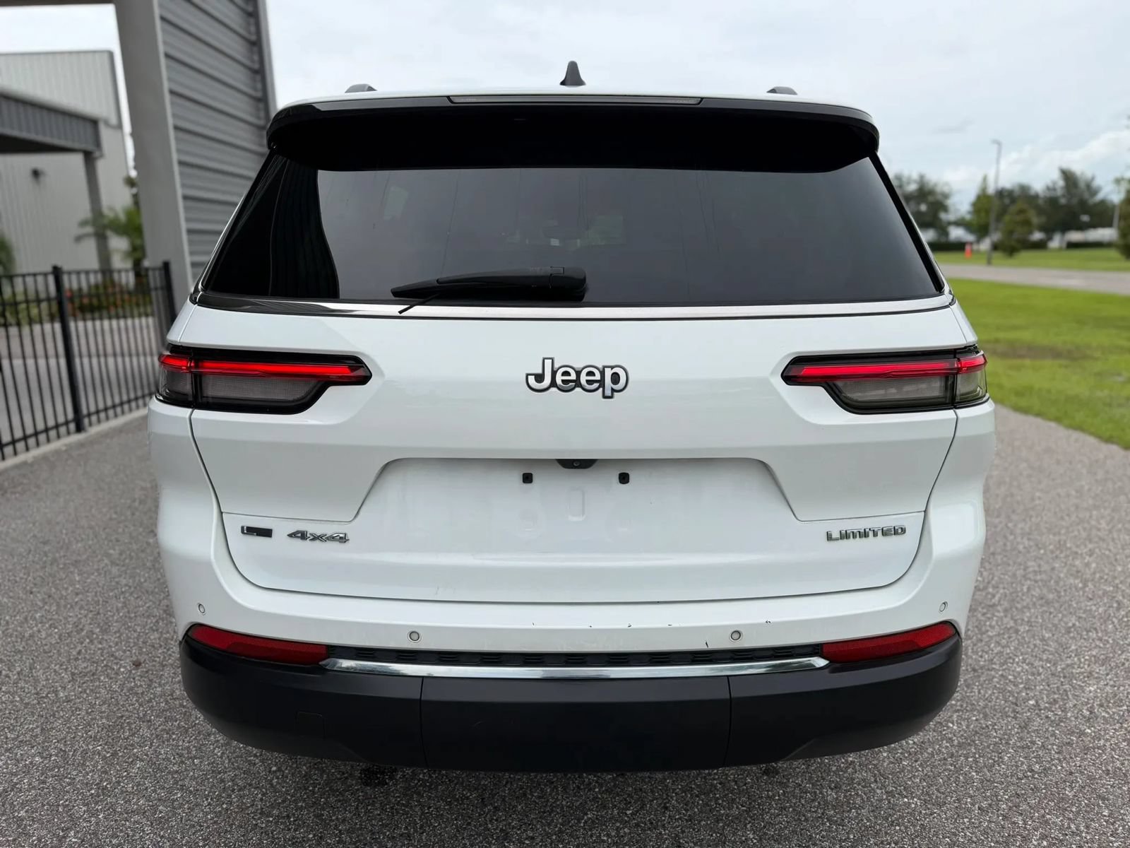 Used 2021 Jeep Grand Cherokee L Limited AWD/4WD image 7