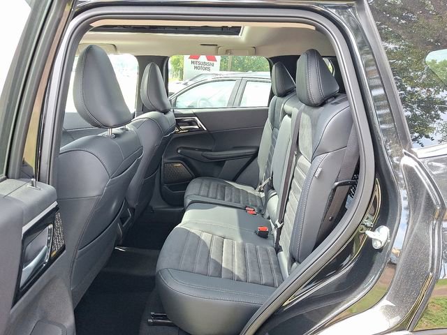 New 2025 Mitsubishi Outlander SE image 5