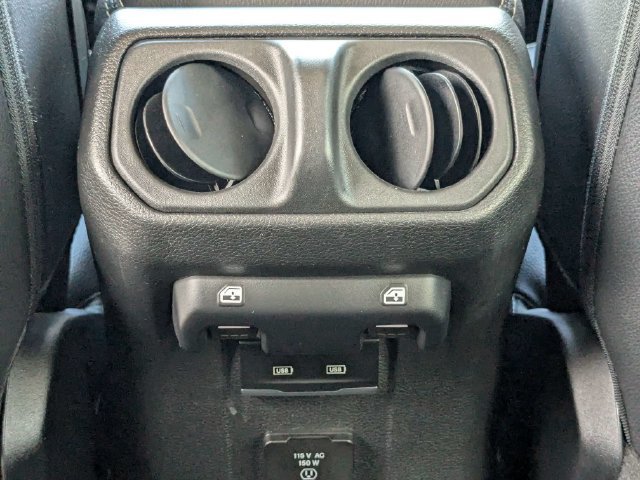 Used 2023 Jeep Wrangler Unlimited Sahara AWD/4WD image 16